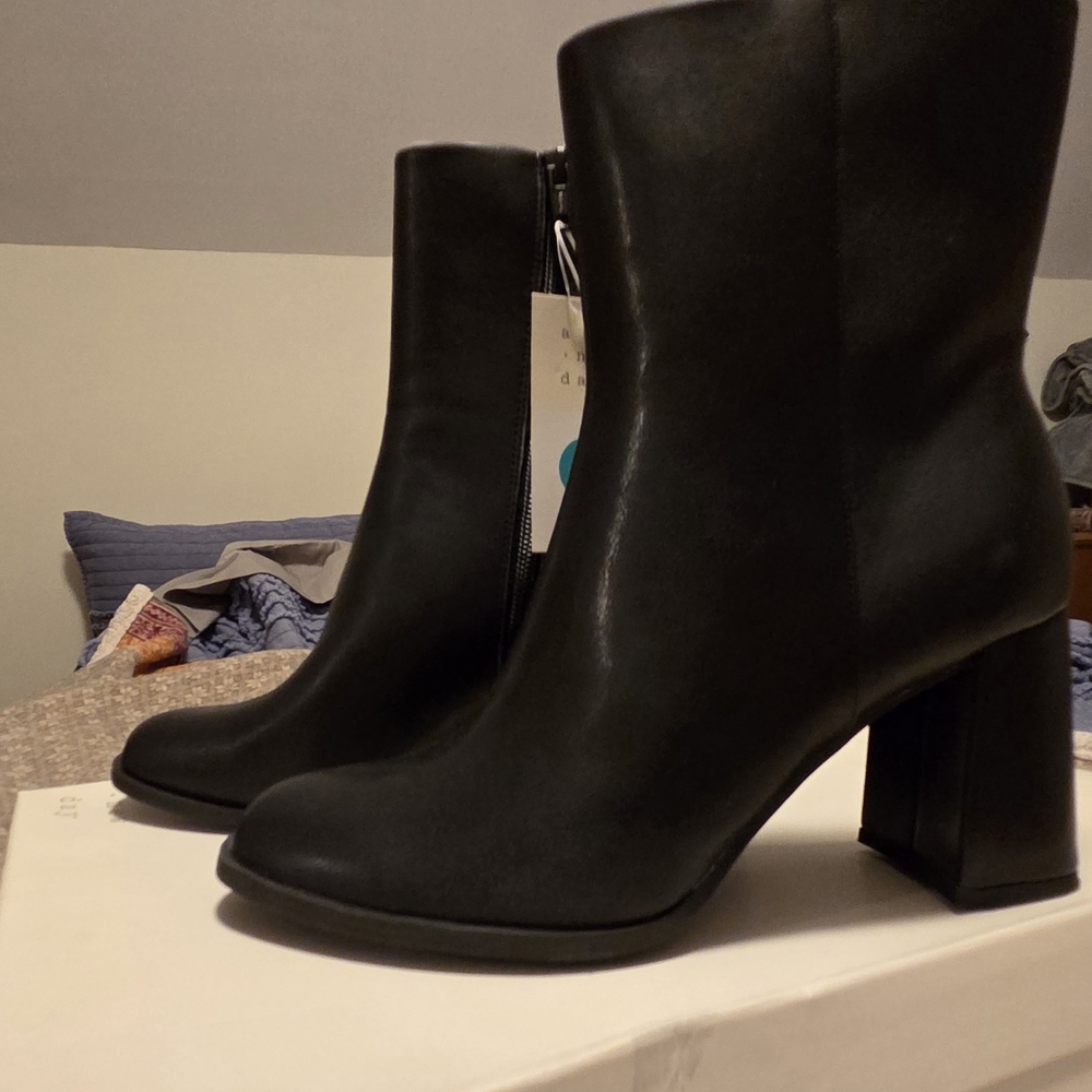 *NWT* a new day Black Heeled Boots